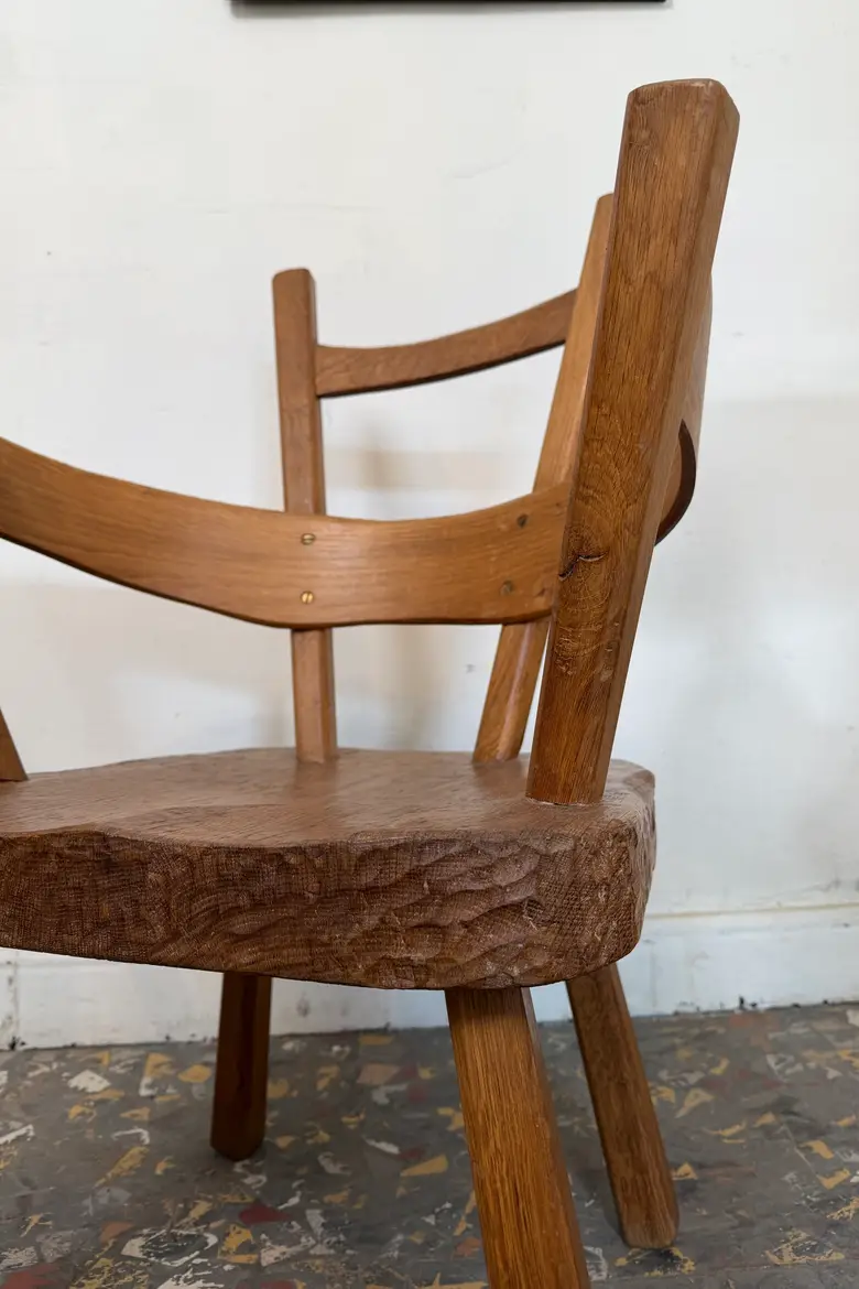 Fauteuil brutaliste en orme et chêne – années 50