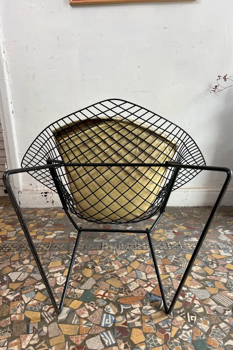Fauteuil design Harry Bertoïa – modèle Diamond