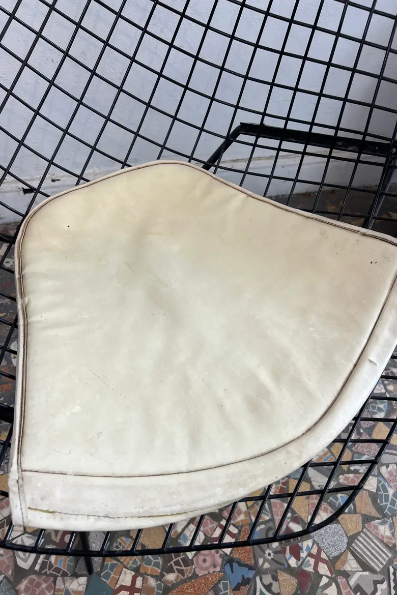 Fauteuil design Harry Bertoïa – modèle Diamond