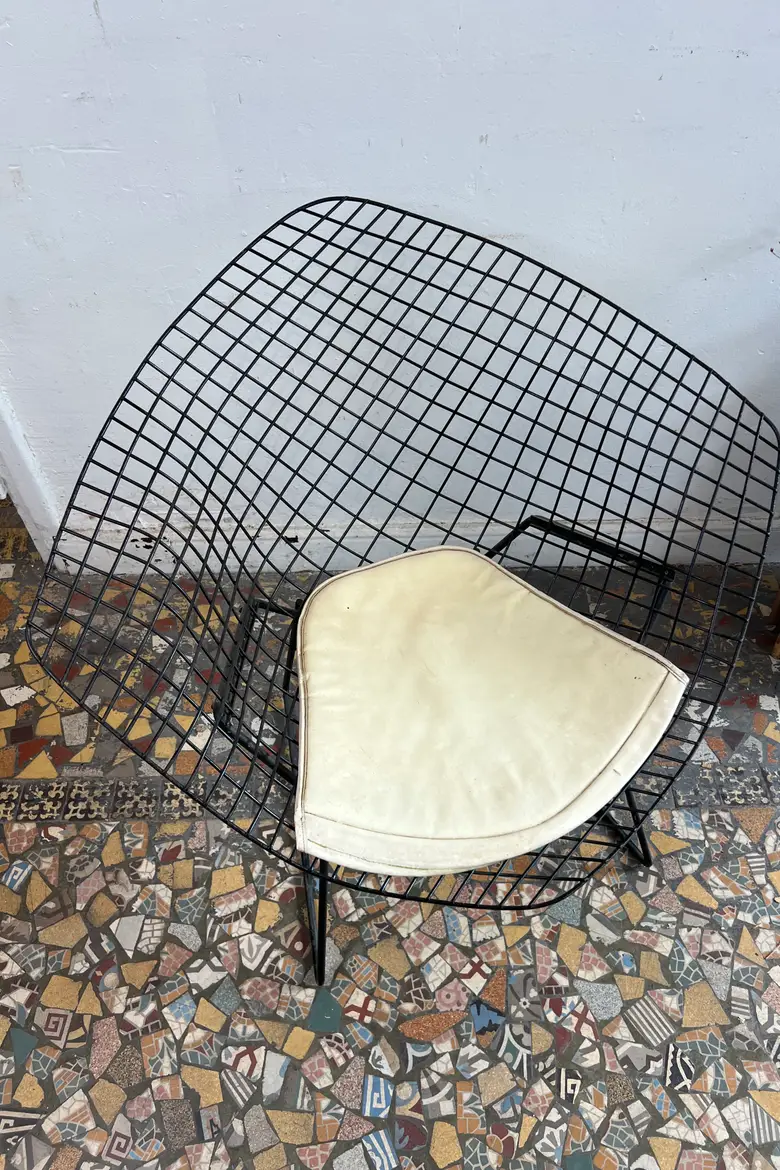 Fauteuil design Harry Bertoïa – modèle Diamond