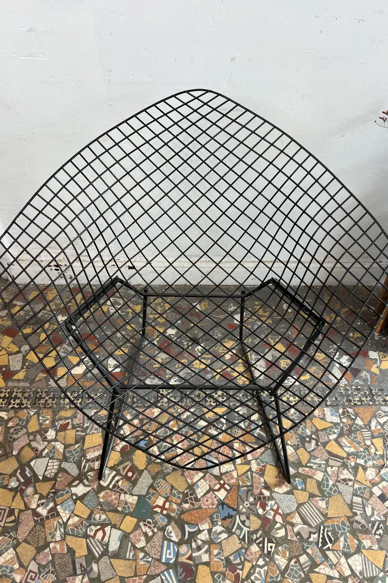 Fauteuil design Harry Bertoïa – modèle Diamond
