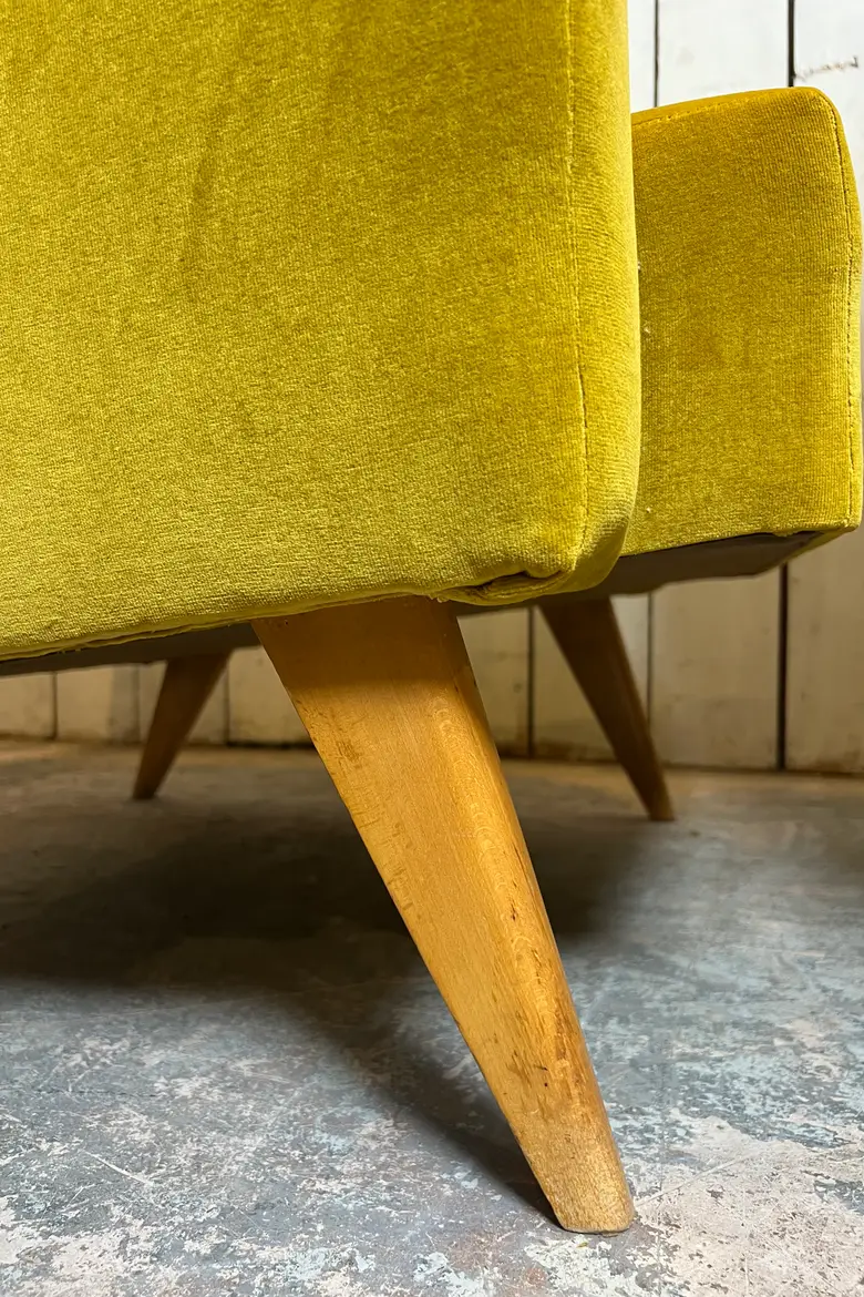 Fauteuil en velours années 60
