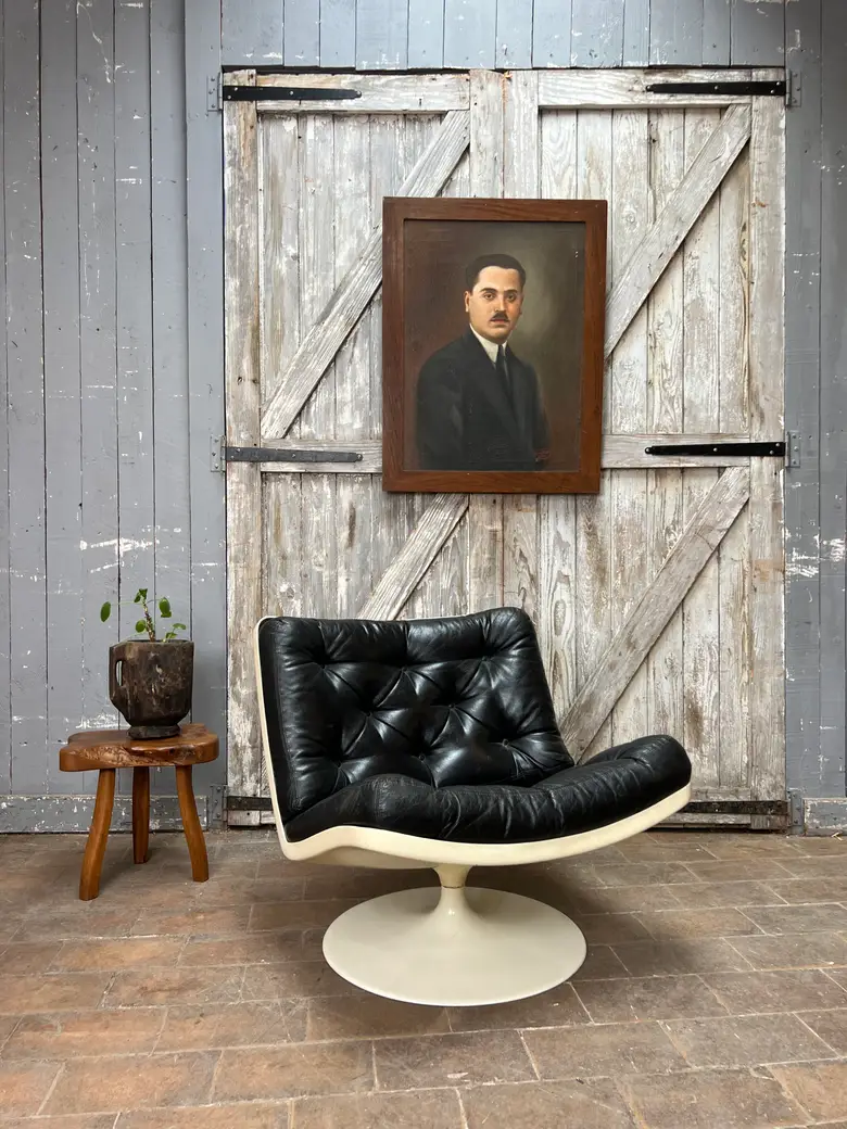 Fauteuil pivotant en cuir de Geoffrey Harcourt