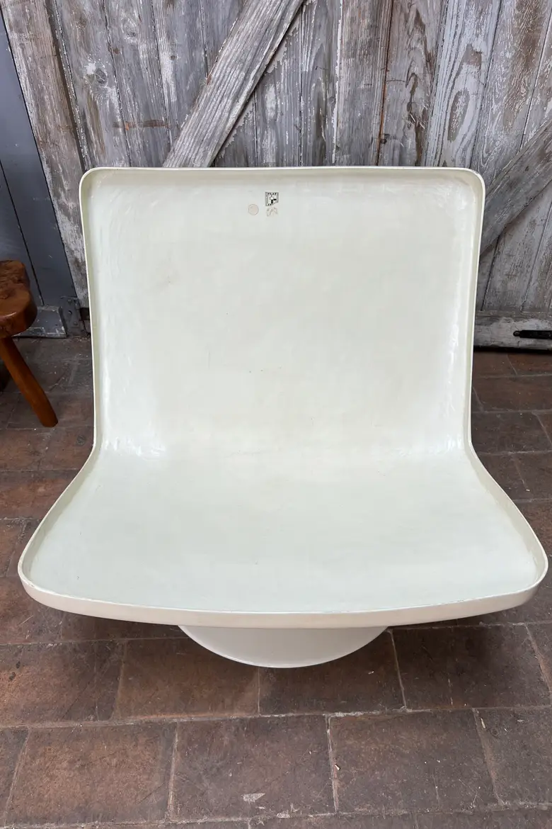 Fauteuil pivotant en cuir de Geoffrey Harcourt