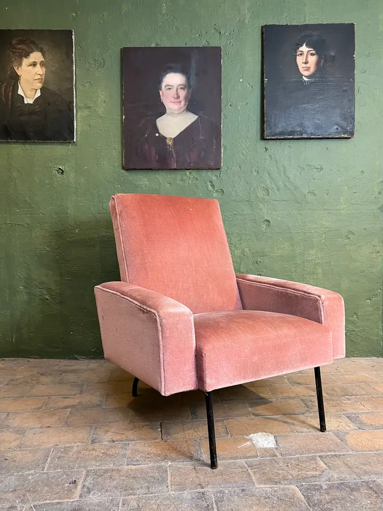 Fauteuil vintage rose 1950