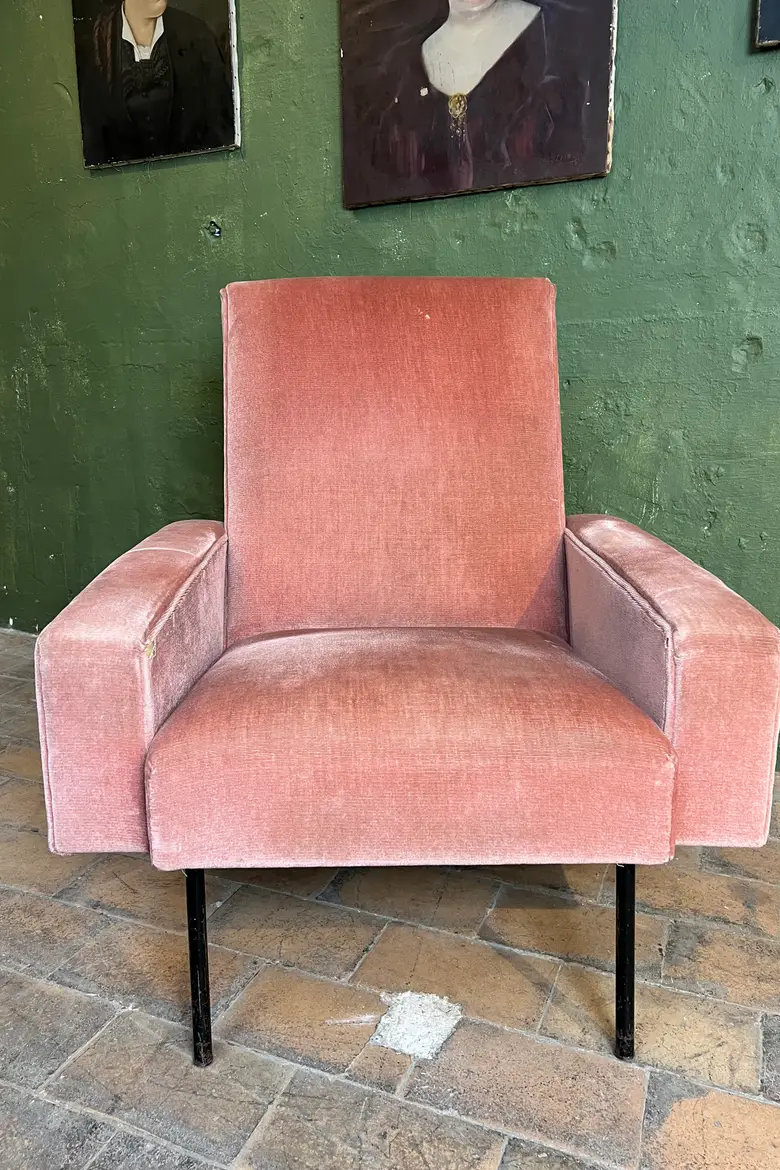 Fauteuil vintage rose 1950