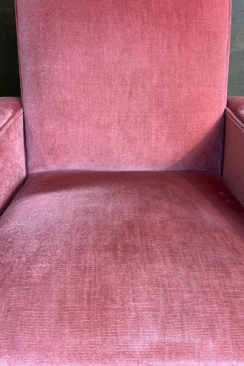 Fauteuil vintage rose 1950