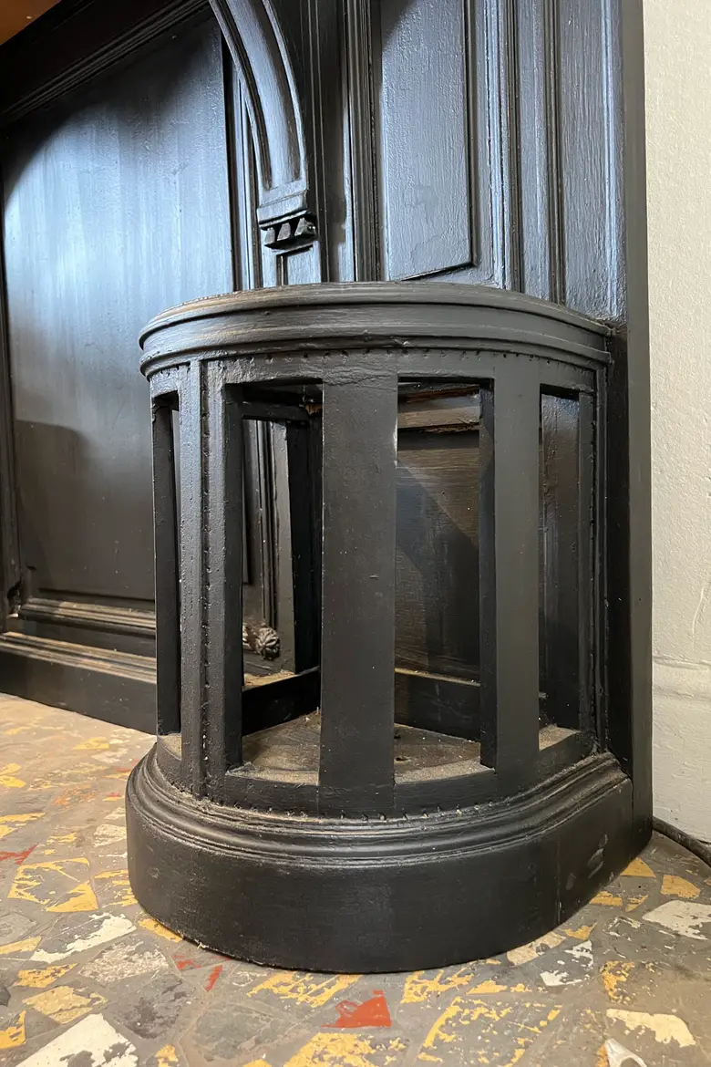 Ancien vestiaire d’entrée en bois 1920