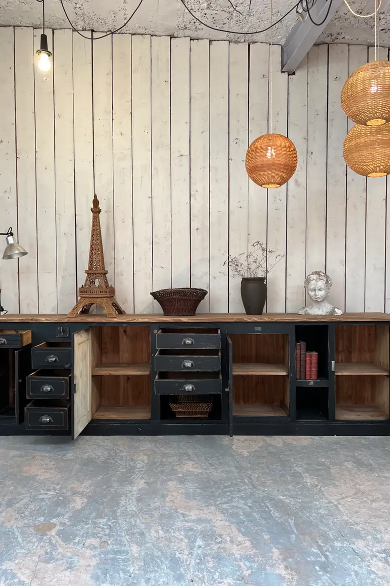 Grand meuble d’atelier en bois