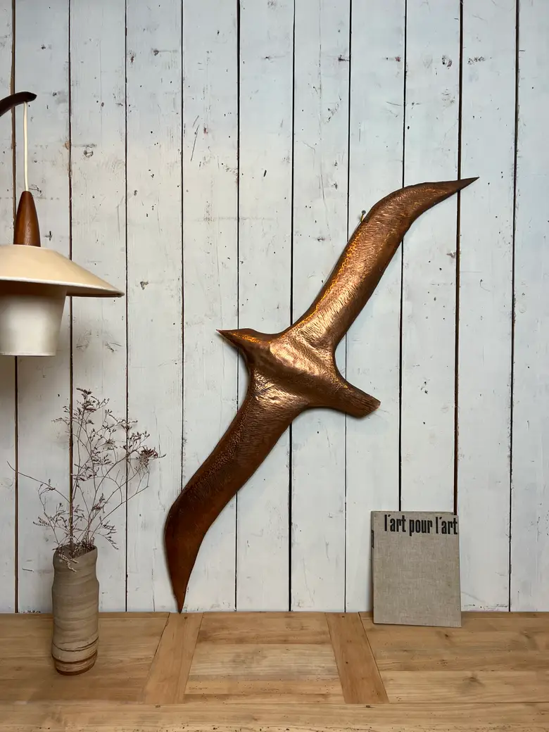 Grand albatros mural en cuivre martelé – Années 70
