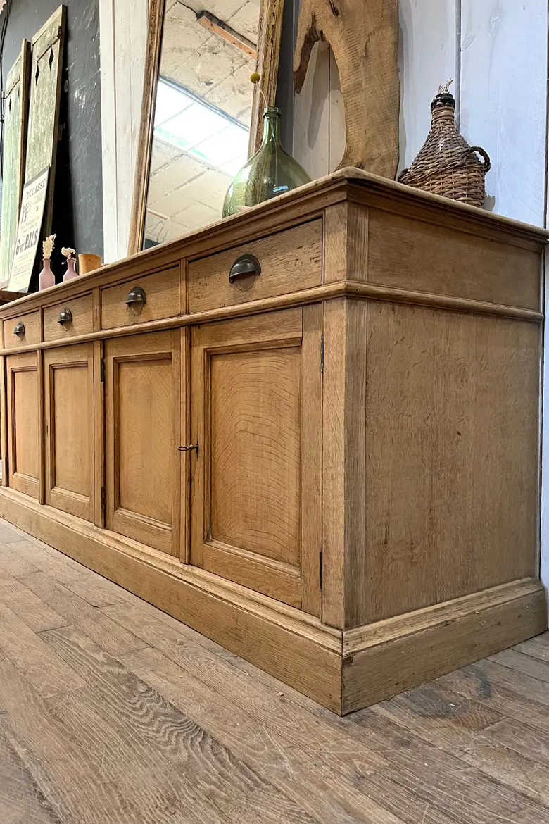 Grand buffet en chêne Début XXème