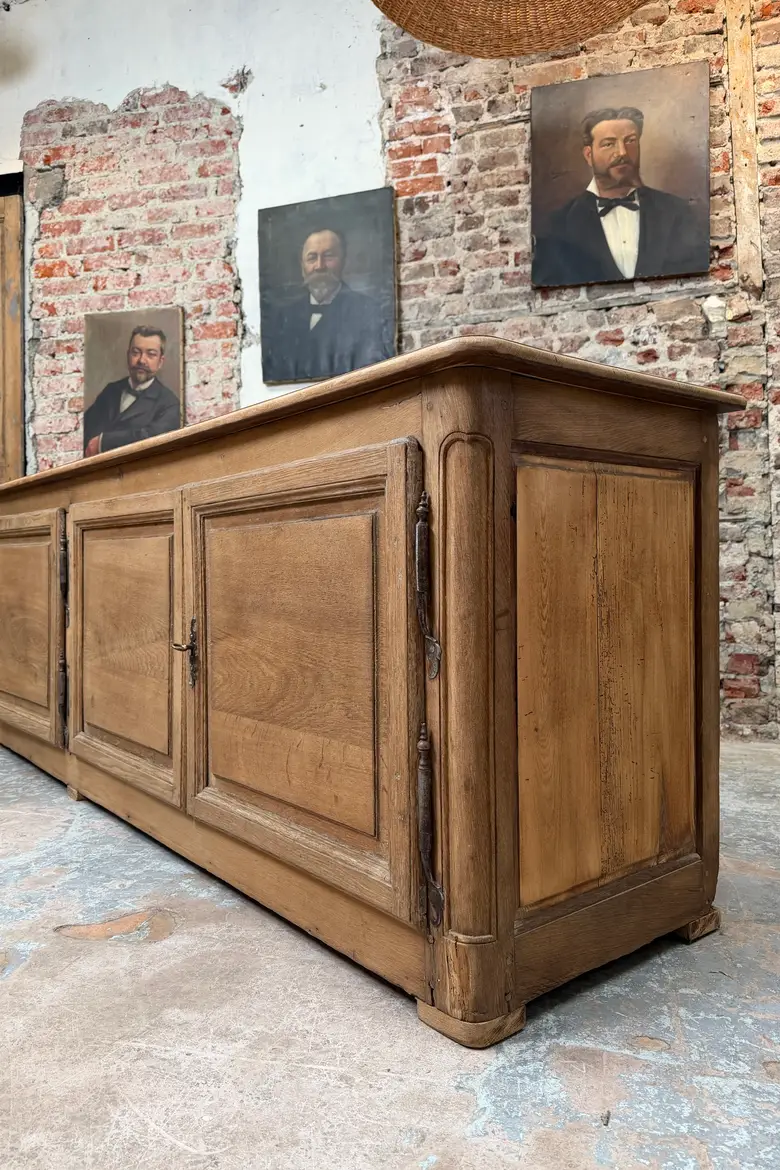 Grand buffet en chêne – XVIIIème