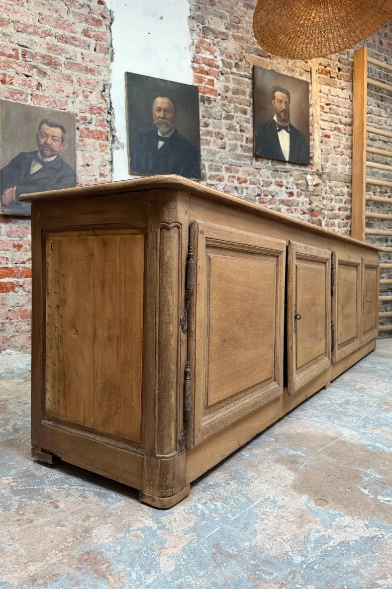 Grand buffet en chêne – XVIIIème