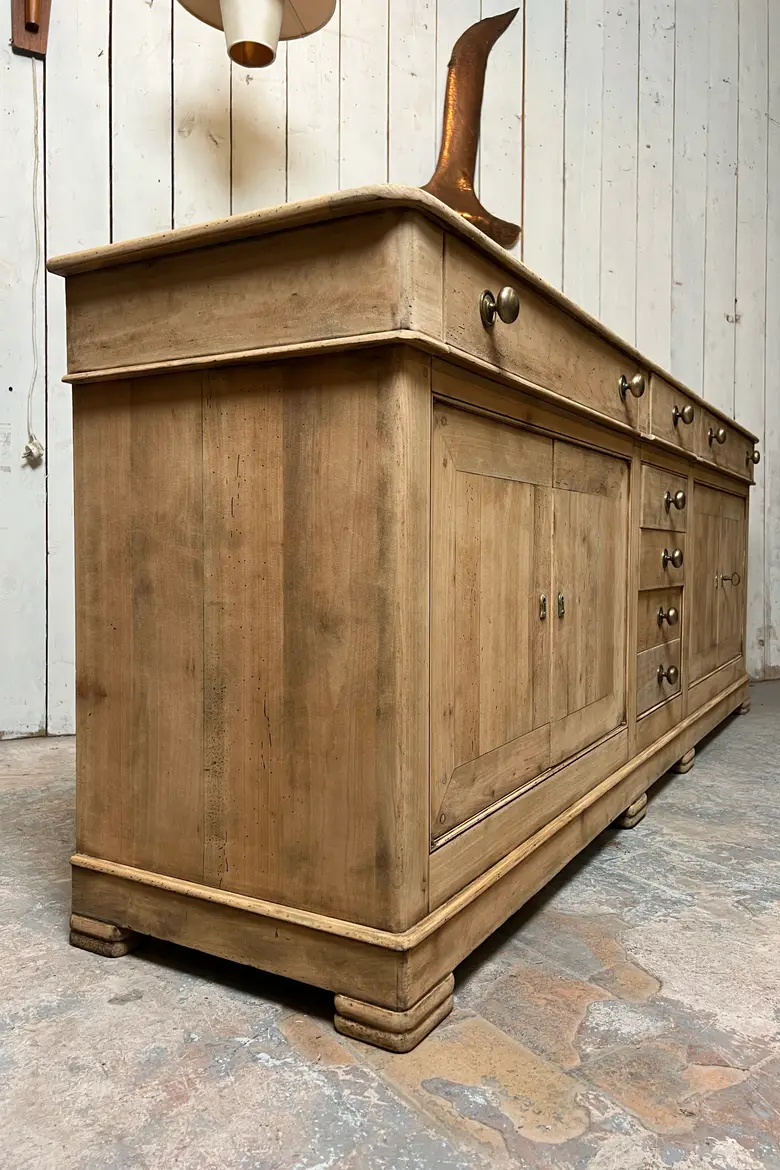 Grand buffet en merisier