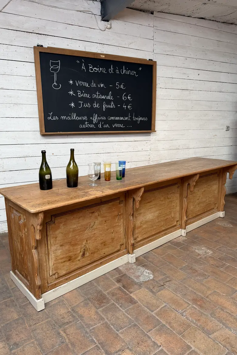 Grand comptoir de boutique en sapin – XIXe siècle