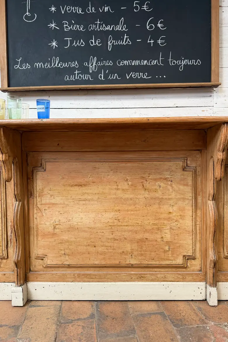 Grand comptoir de boutique en sapin – XIXe siècle
