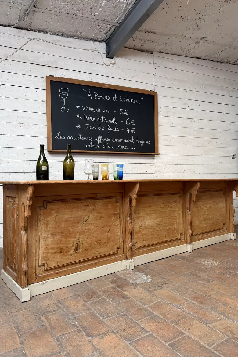 Grand comptoir de boutique en sapin – XIXe siècle
