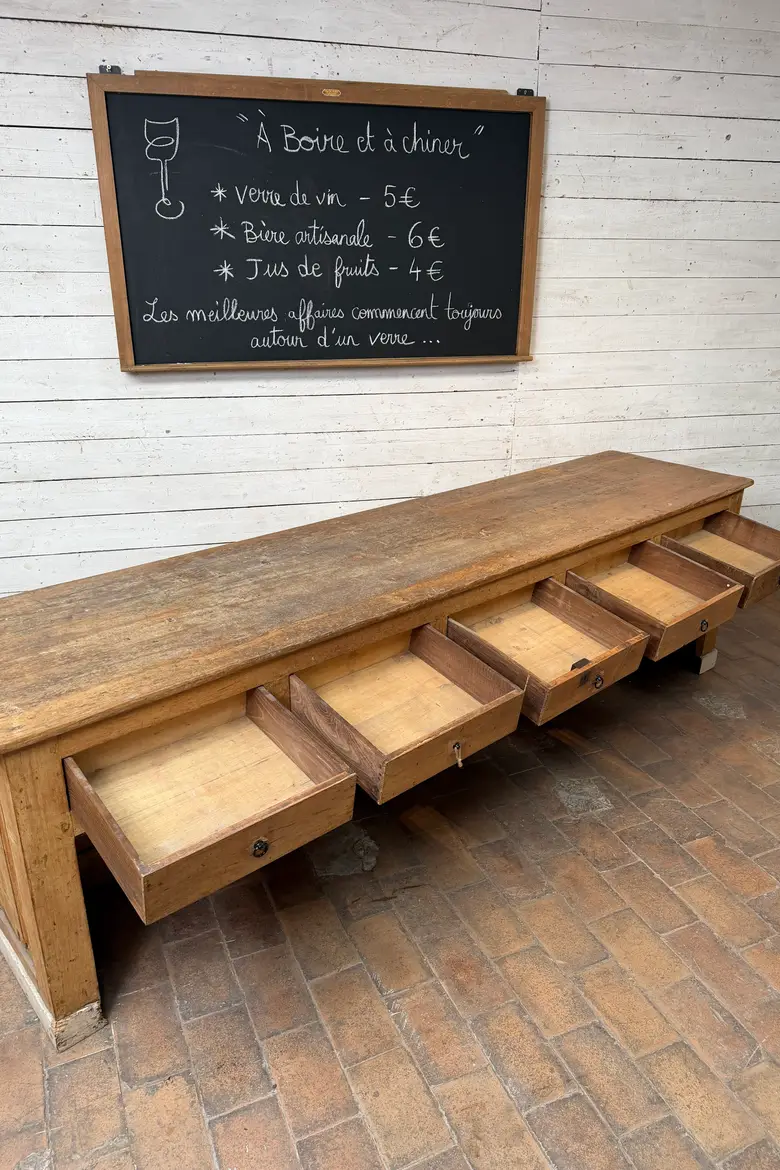 Grand comptoir de boutique en sapin – XIXe siècle