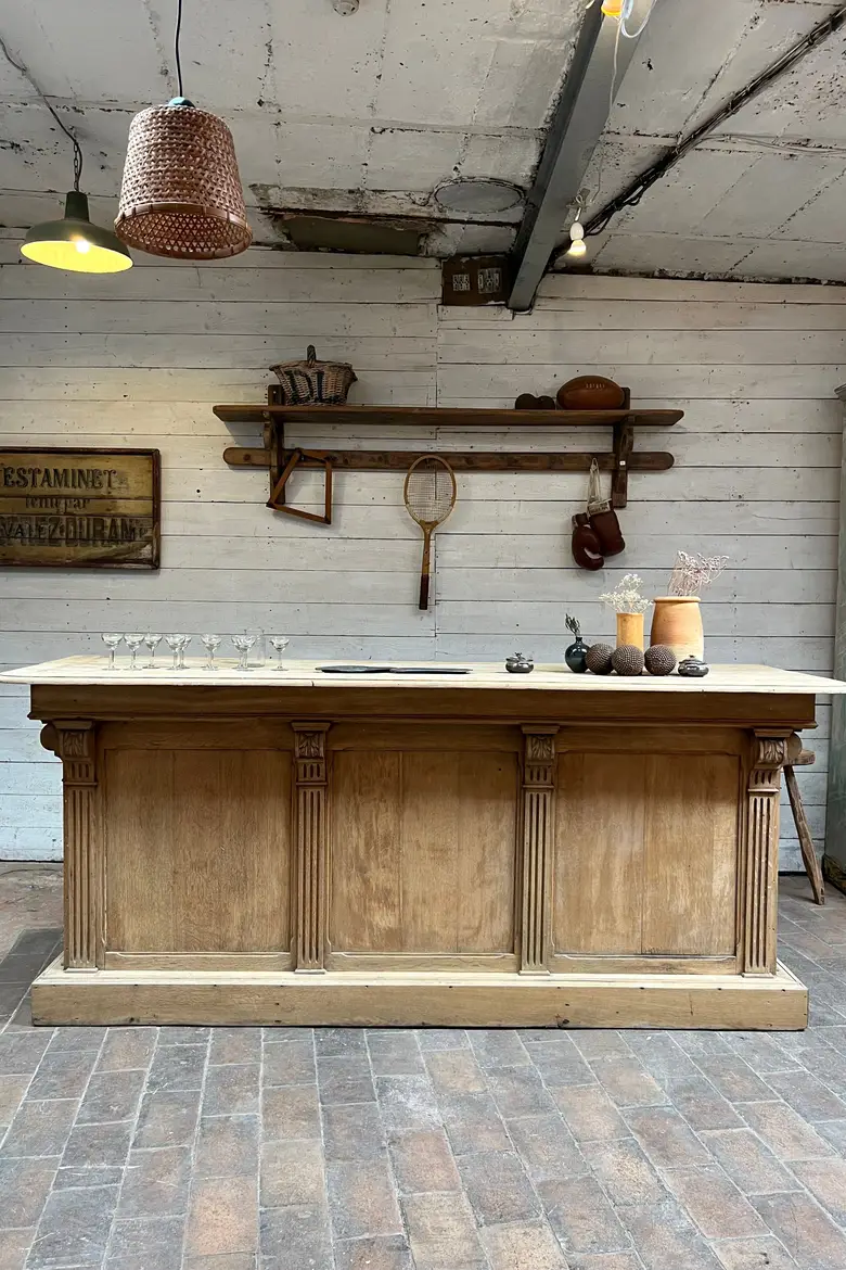 Grand comptoir d’hôtel en bois Début XXème