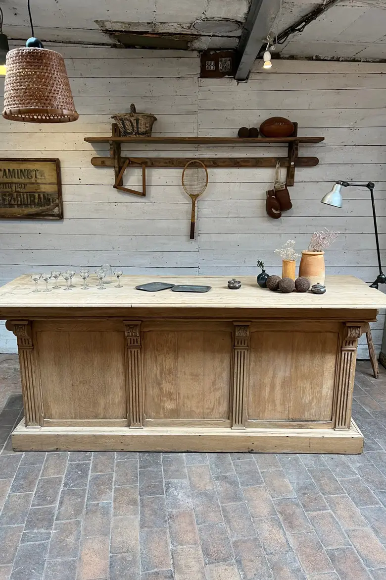 Grand comptoir d’hôtel en bois Début XXème