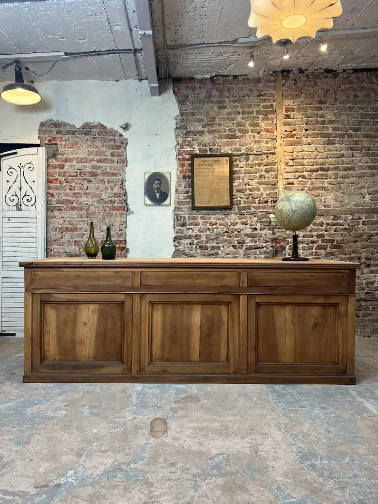 Grand comptoir en noyer