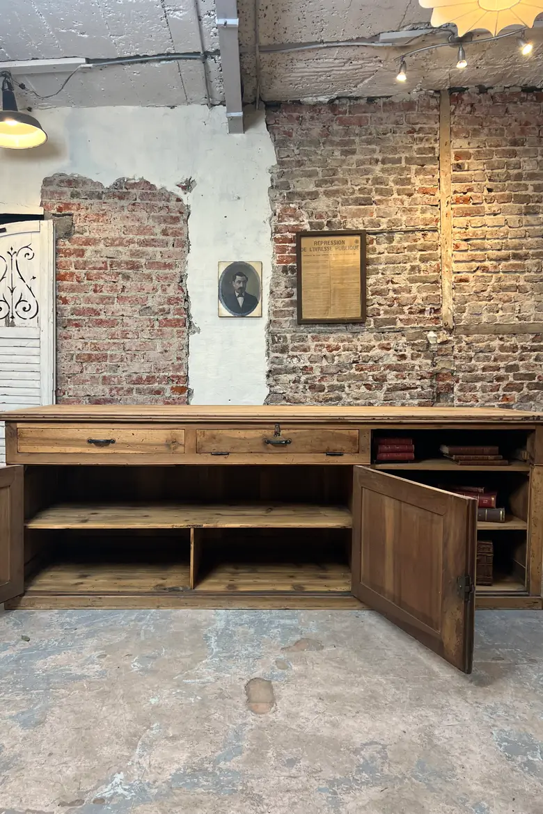Grand comptoir en noyer