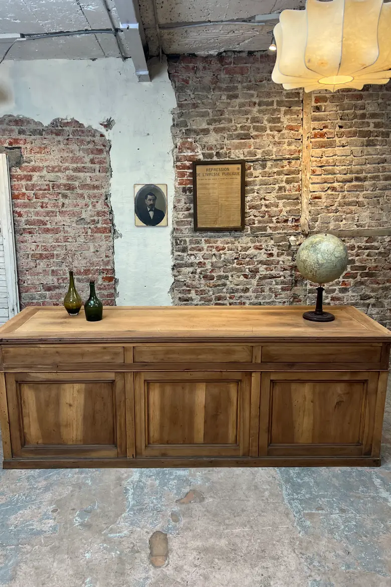 Grand comptoir en noyer