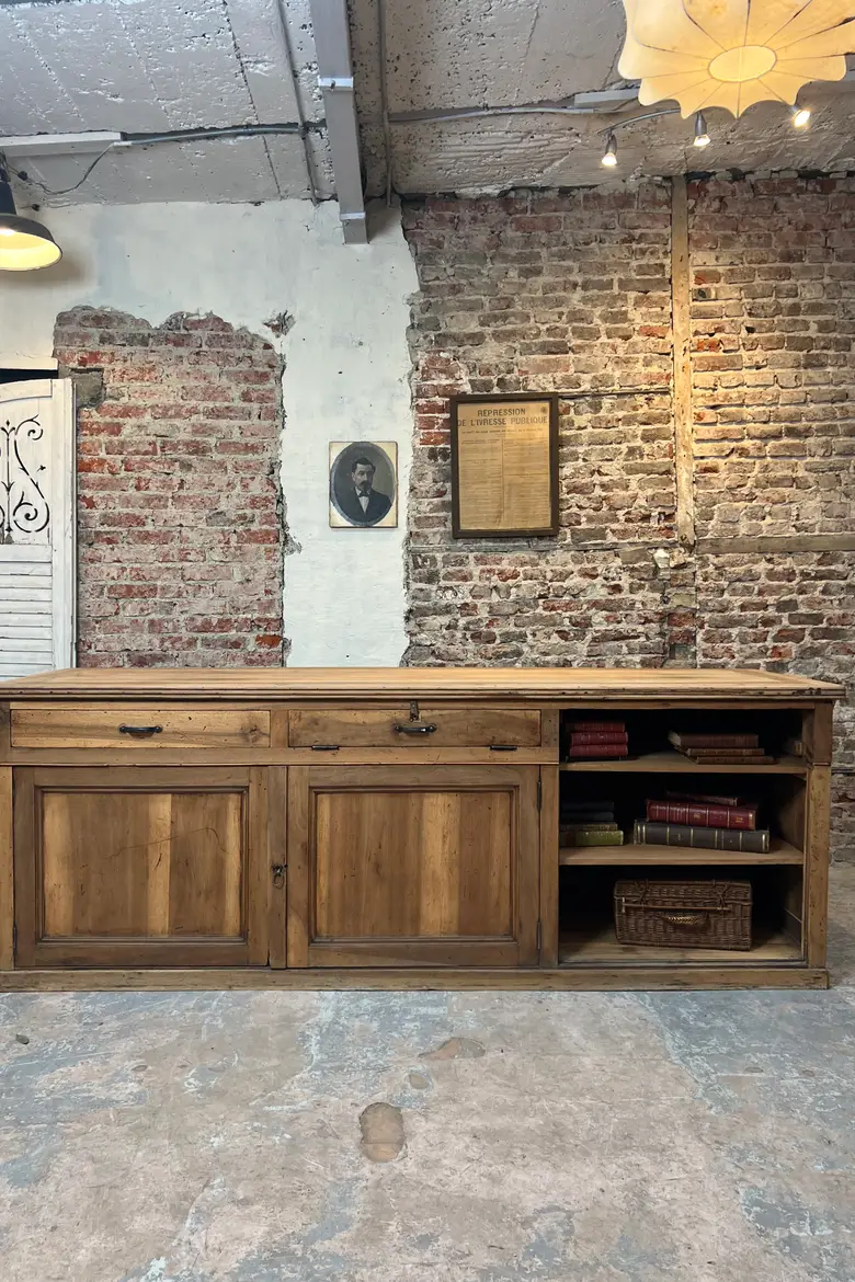 Grand comptoir en noyer