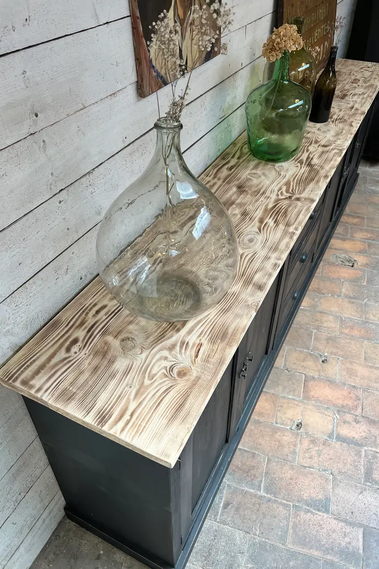 Grand meuble d’atelier