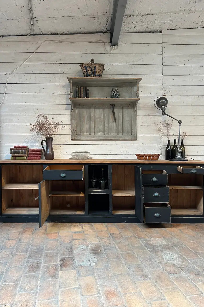 Grand meuble d’atelier