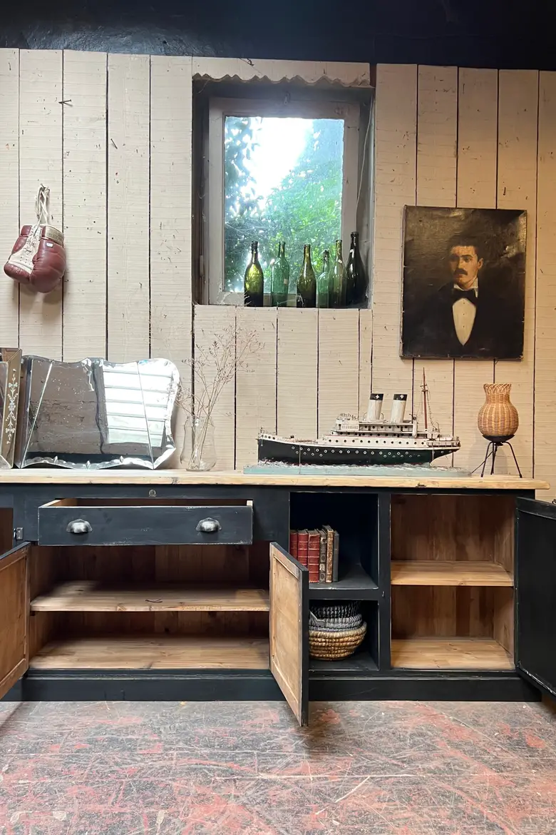 Grand meuble d’atelier
