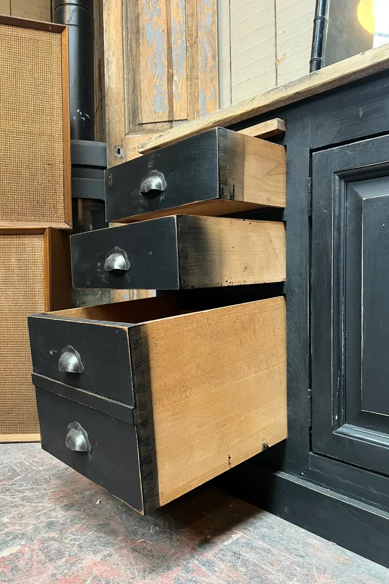Grand meuble d’atelier