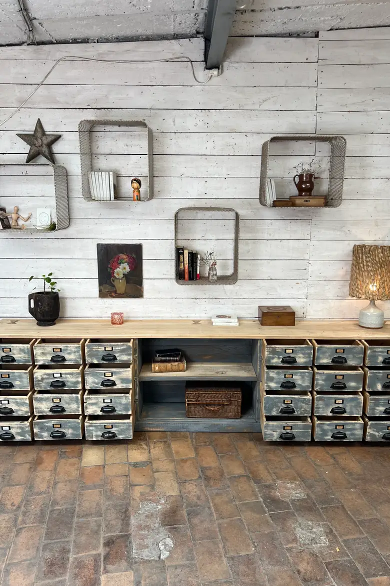 Grand meuble d’atelier