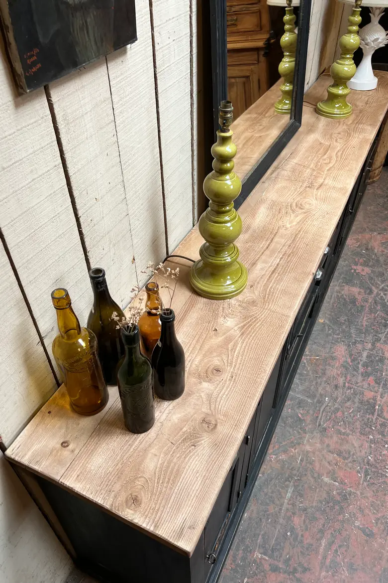 Grand meuble d’atelier