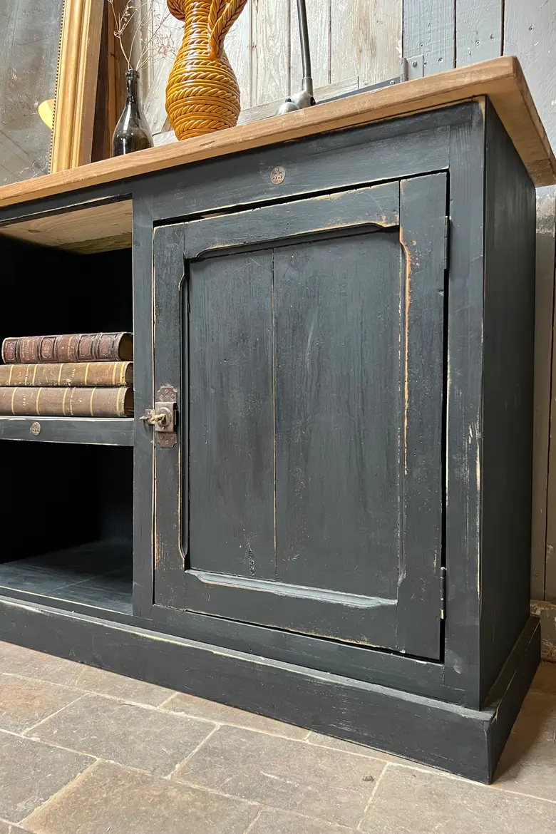 Grand meuble d’atelier