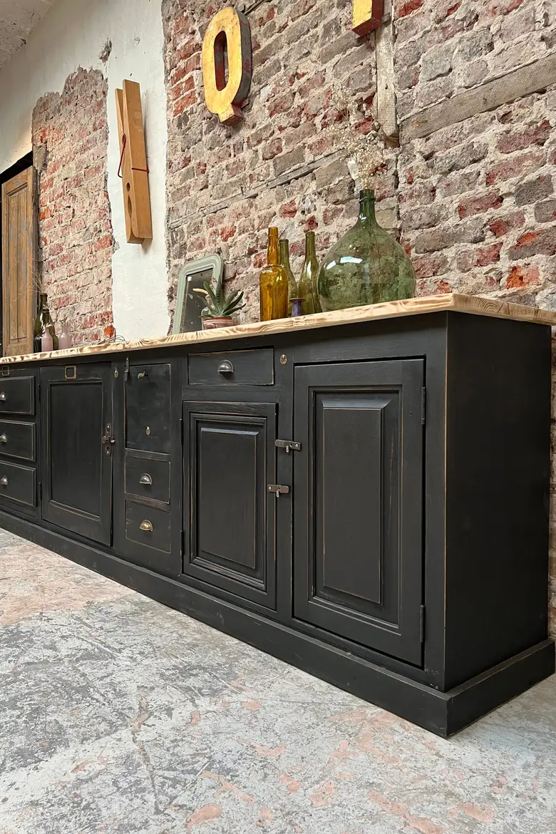Grand meuble d’atelier