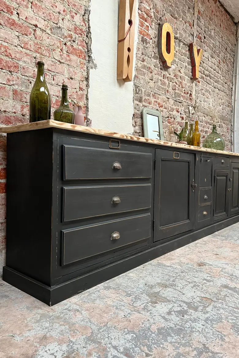 Grand meuble d’atelier