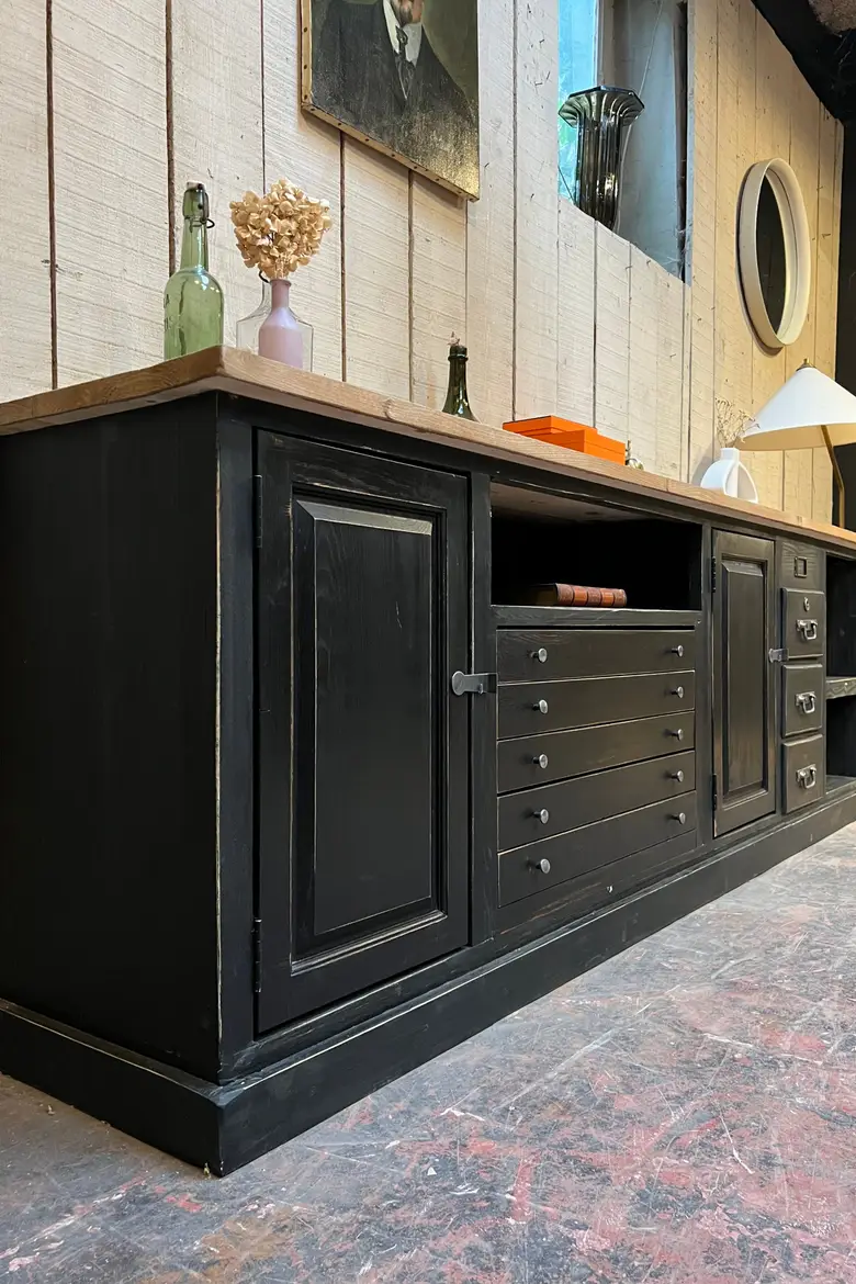 Grand meuble d’atelier