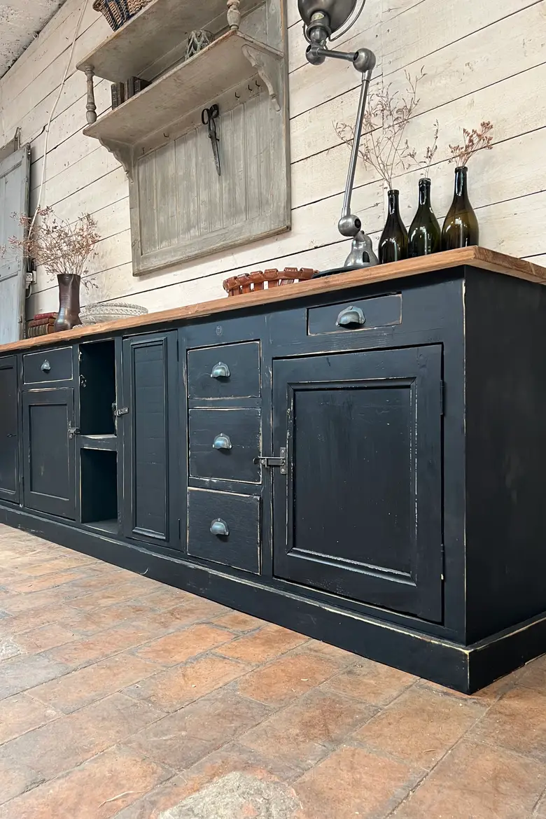 Grand meuble d’atelier