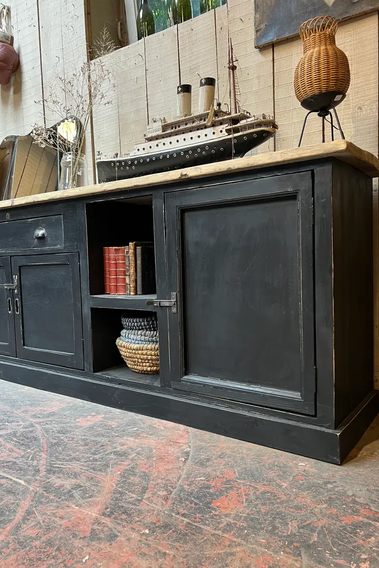 Grand meuble d’atelier