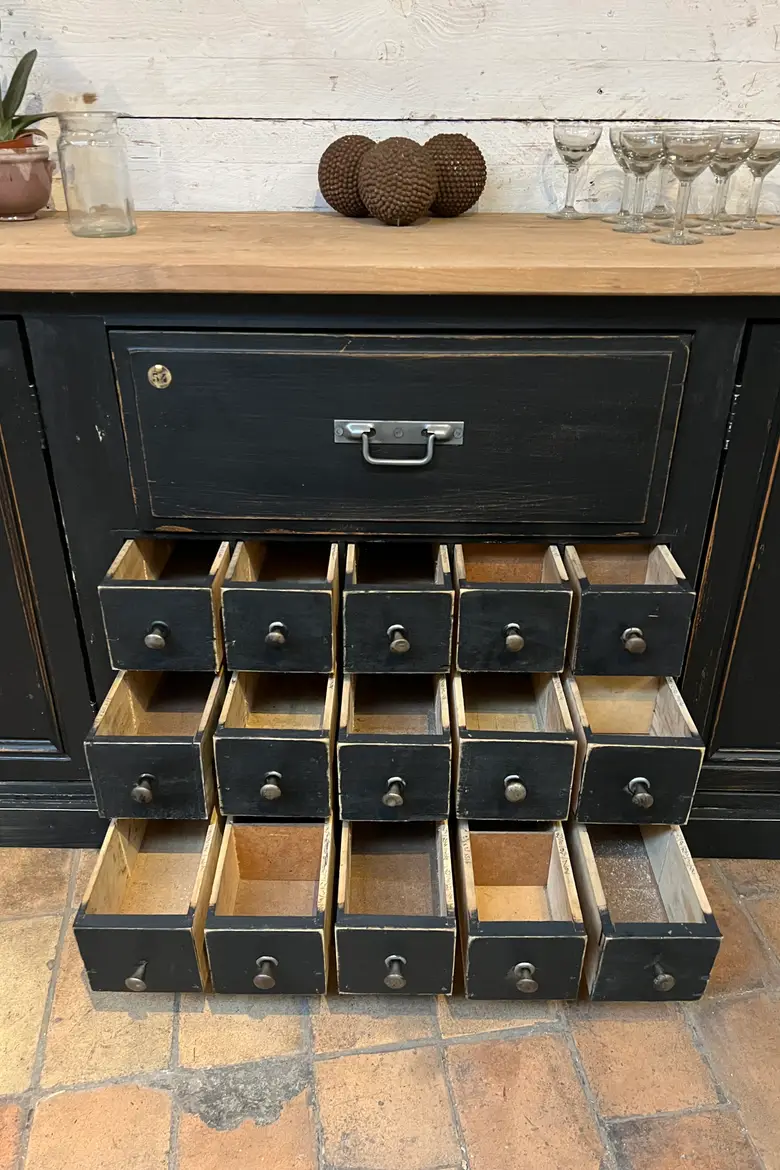 Grand meuble d’atelier