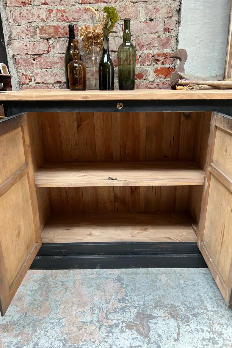 Grand meuble d’atelier en bois