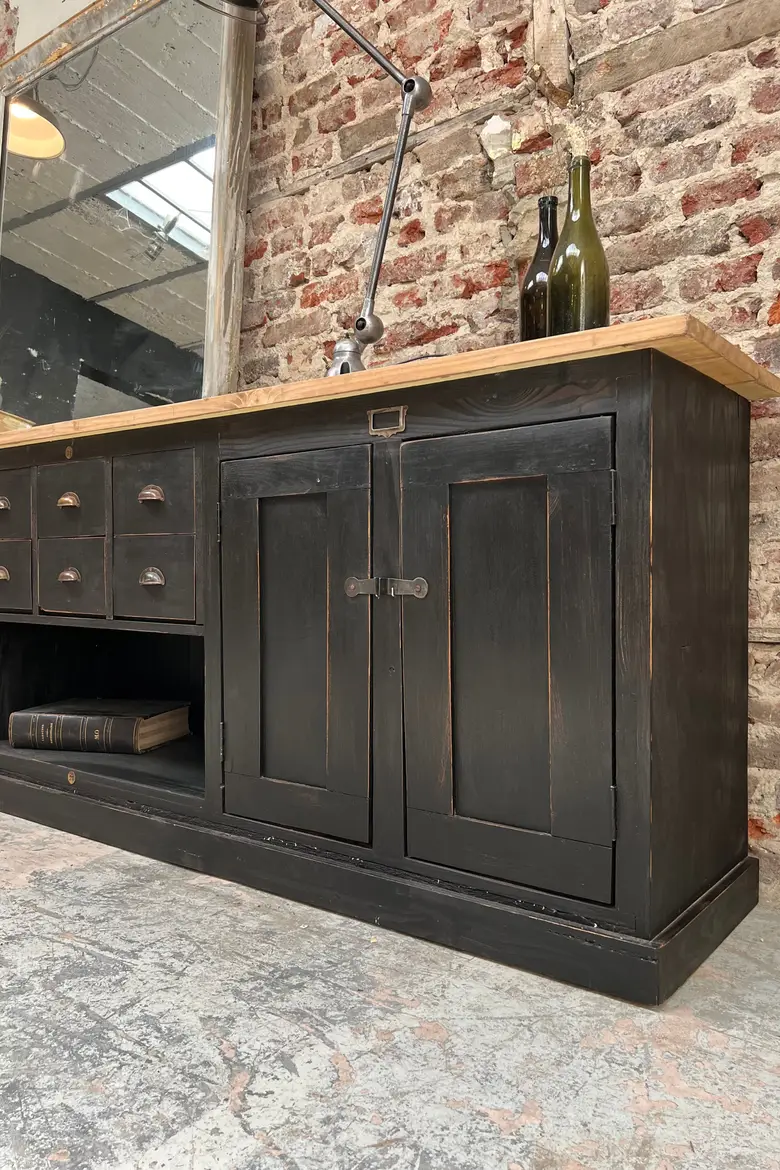 Grand meuble d’atelier en bois