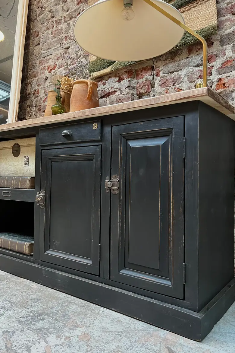 Grand meuble d’atelier en bois