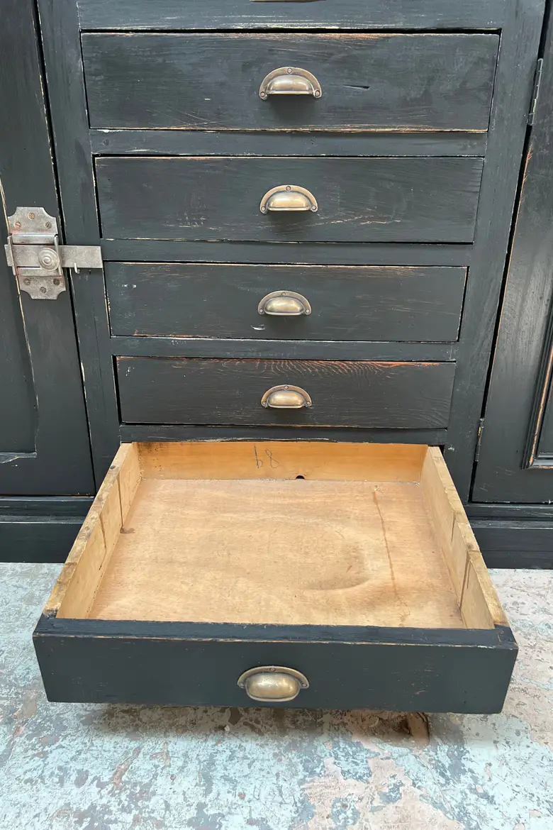 Grand meuble d’atelier en bois