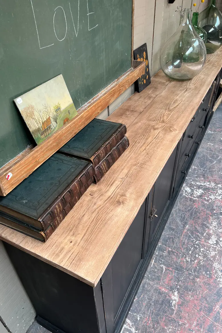 Grand meuble d’atelier en bois