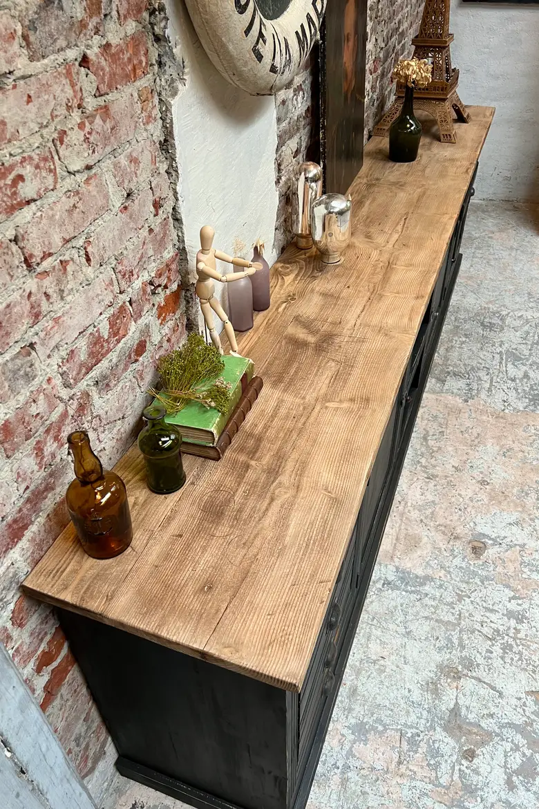 Grand meuble d’atelier en bois