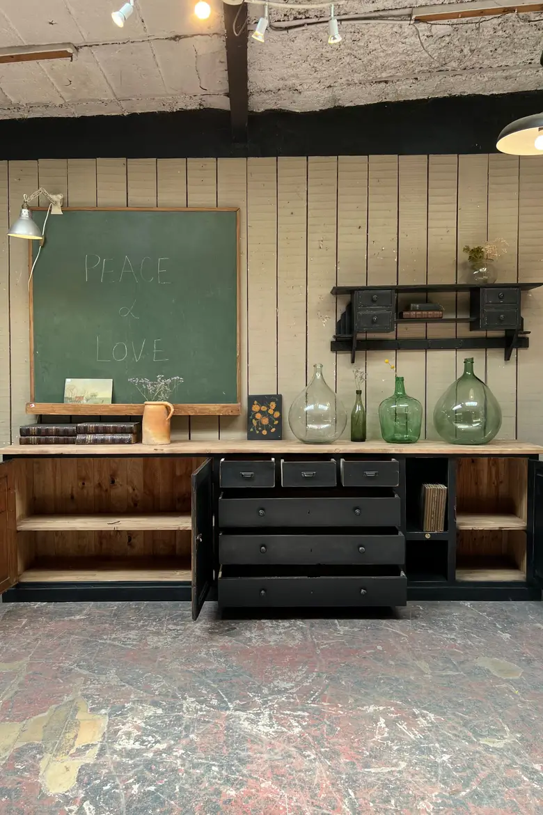Grand meuble d’atelier en bois