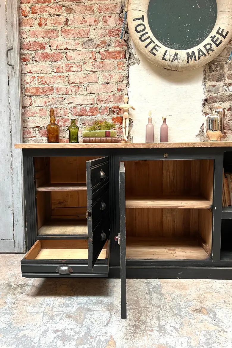 Grand meuble d’atelier en bois