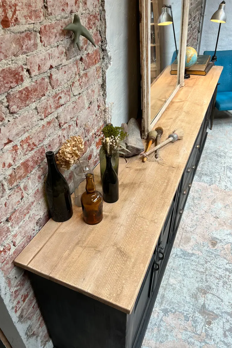 Grand meuble d’atelier en bois